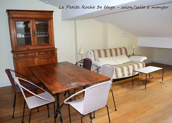 Petite Roche Centre Historique La Rochelle