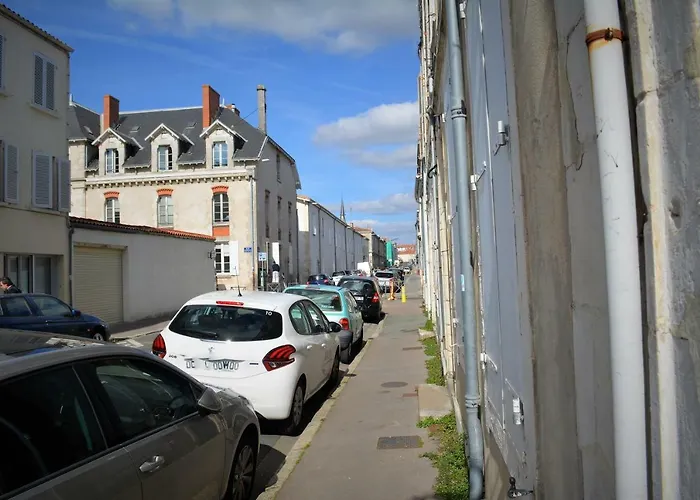 Petite Roche Centre Historique La Rochelle